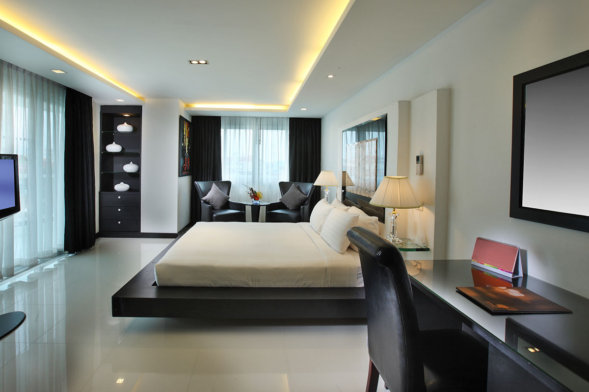 E-01-Nova-Suites-Two-Bedroom-Suite-master-bedroom